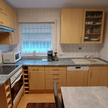 Ferienwohnung Lindlar شقة *