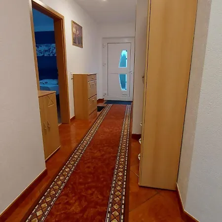Ferienwohnung Lindlar شقة *